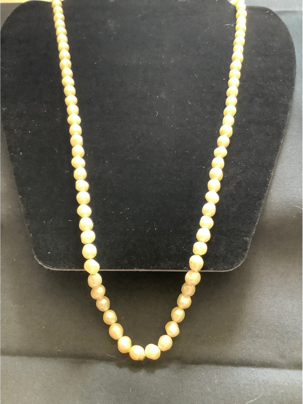 Vintage Avon Classic Baroque Cream Faux Pearl Necklace 24” Original box